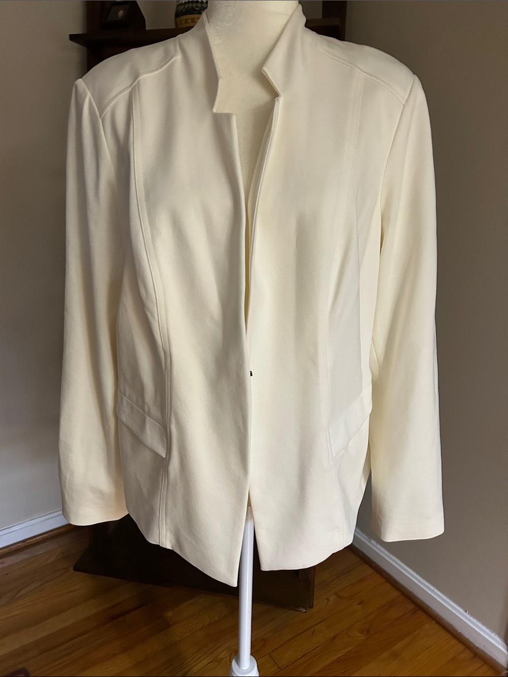Chico's Seasonless Ponte Jacket in Cream Size 2 (size 12)